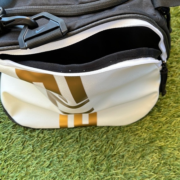 Nike Elite Basketball Duffel Bag - Picture 8 of 9